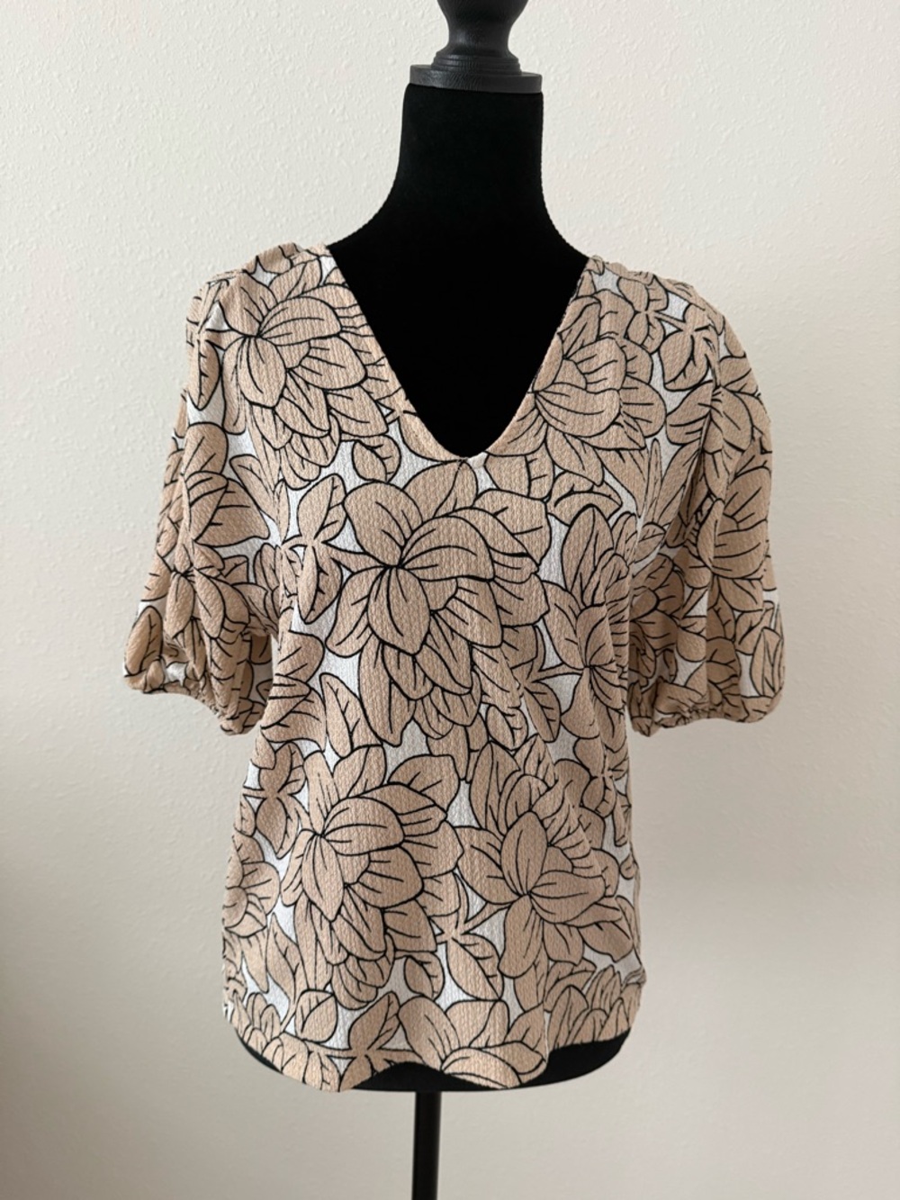 LOFT Tan and Black Floral V-Neck Puff Sleeve Blouse